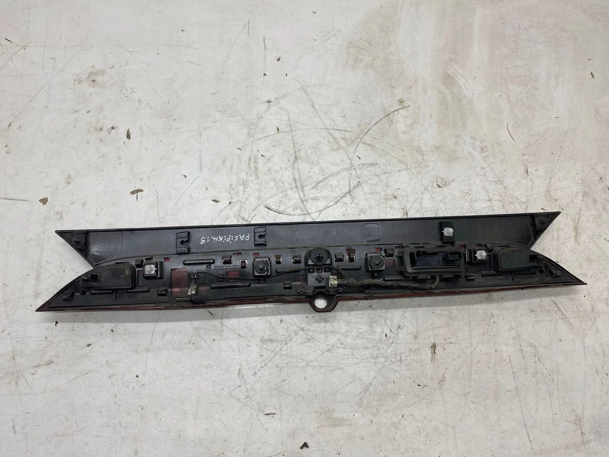 Chrysler Pacifica 2018 Luz Placa 5RL87TRMA image 5