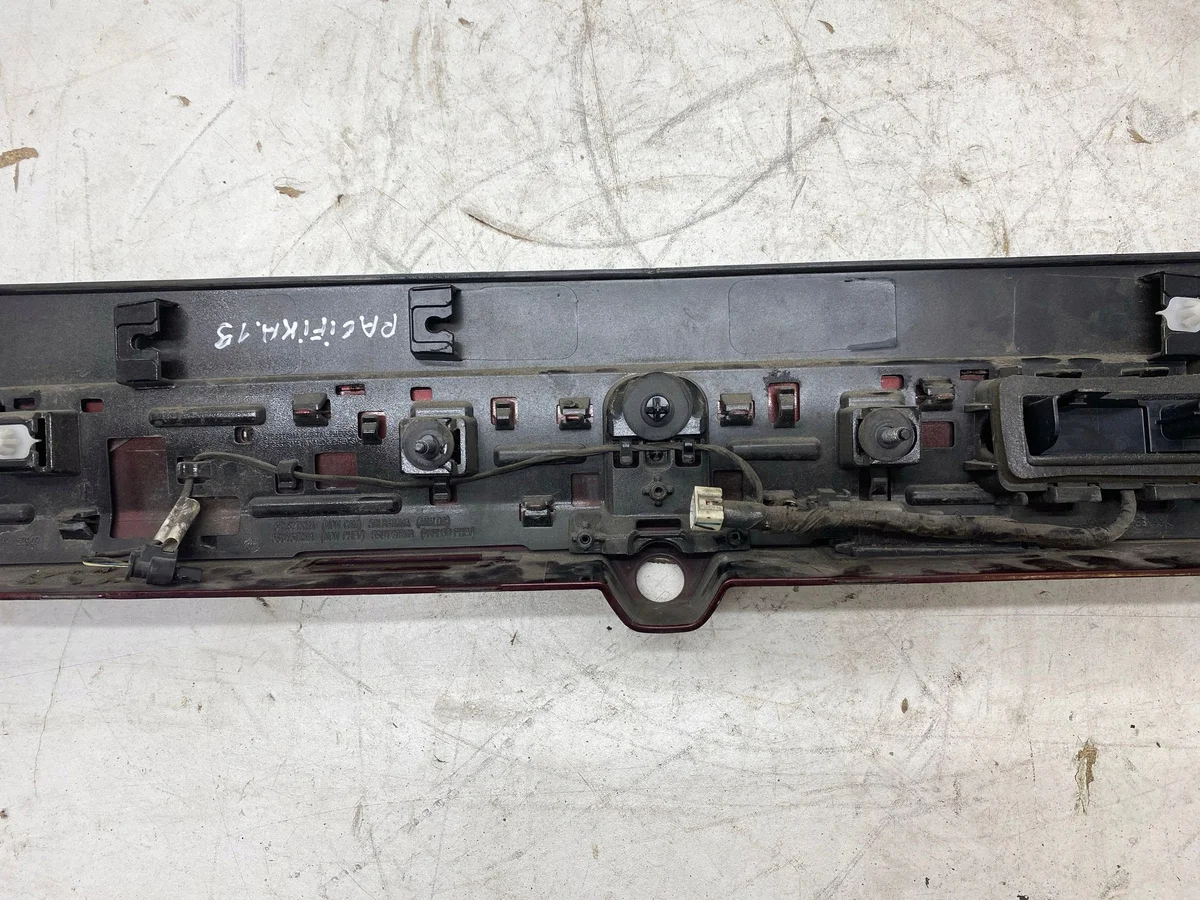 Chrysler Pacifica 2018 Luz Placa 5RL87TRMA image 7