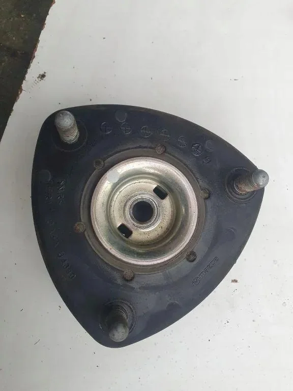 Used Mazda Shock Mount DA6A34380 image 5