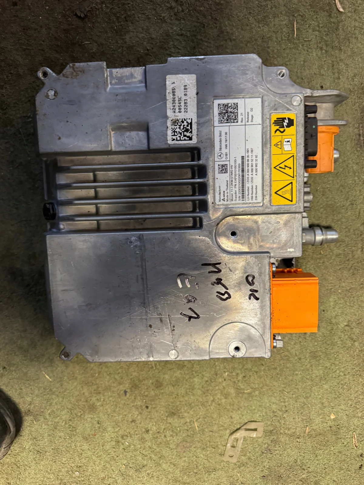 MERCEDES EQA 350 4 MATIC MODULE CHARGE A0009009935 image 2