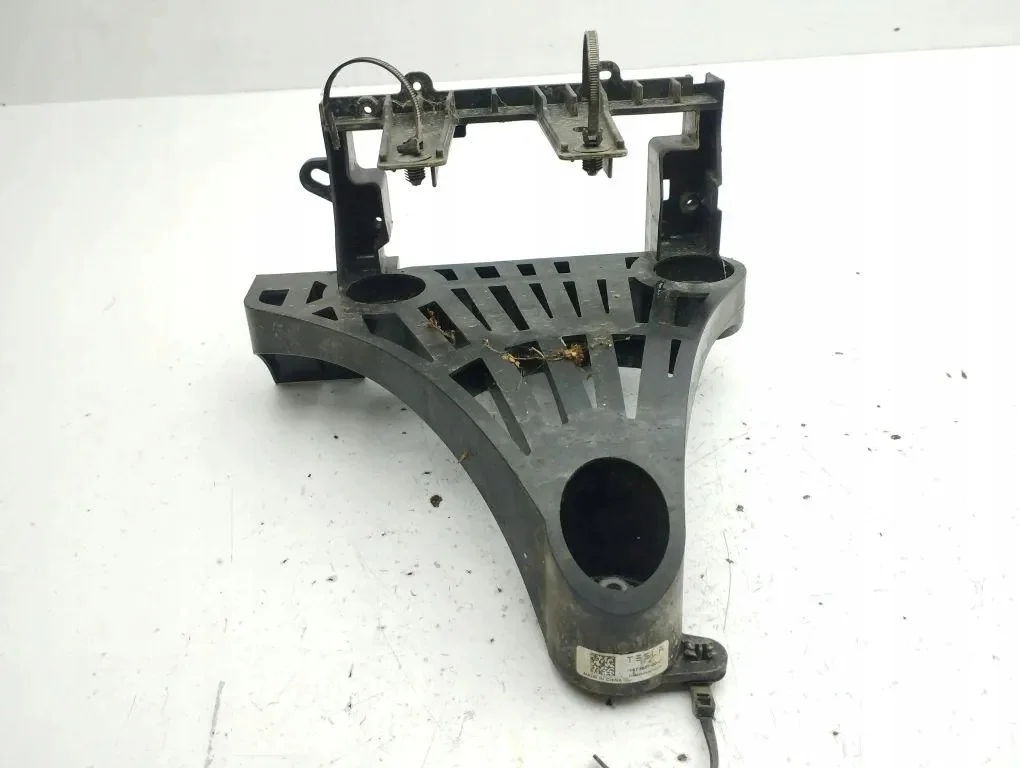 Tesla Model 3 2022 Support Compresseur Clim image 3