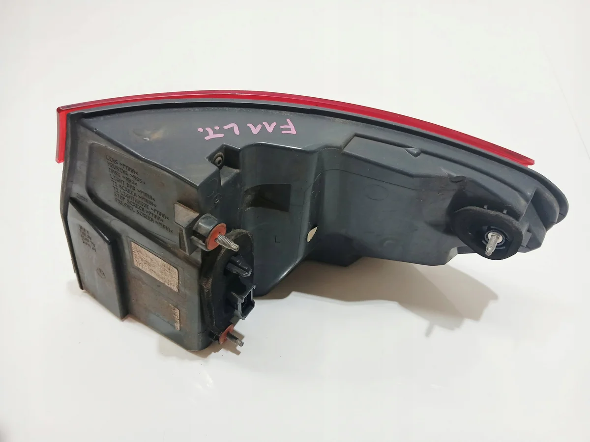 Left Tail Light BMW 5 F11 7203233 image 4