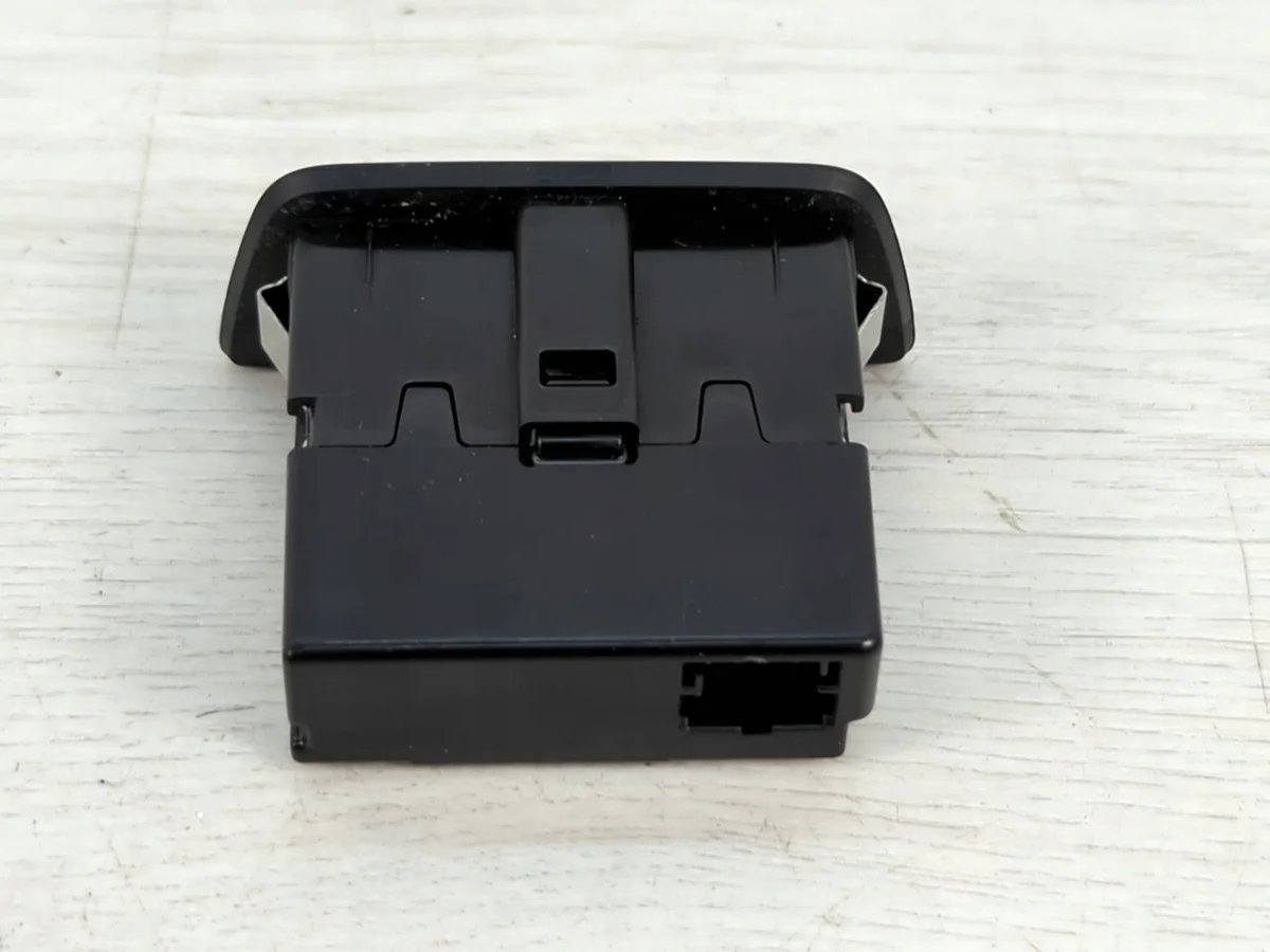 Prise AUX/USB VW Golf 2G6035954 image 4