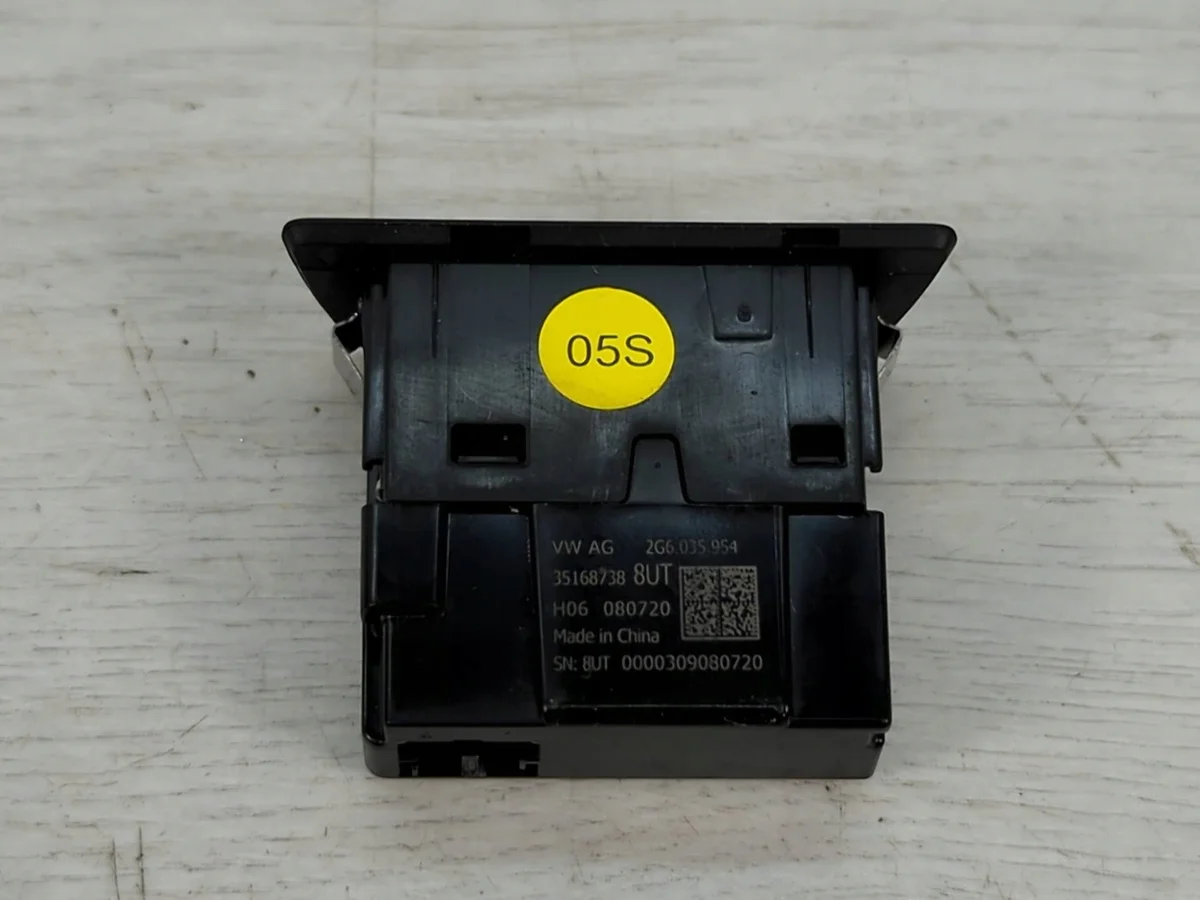 Prise AUX/USB VW Golf 2G6035954 image 5