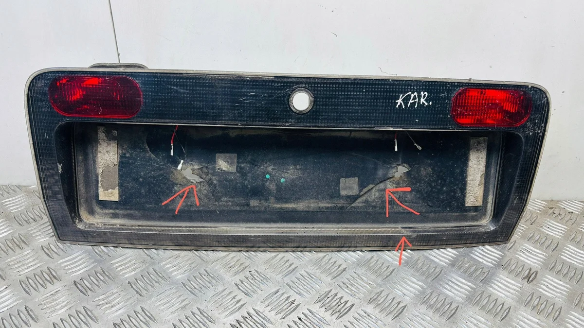 Feu de plaque Audi A6 S6 C5 4B9945695E