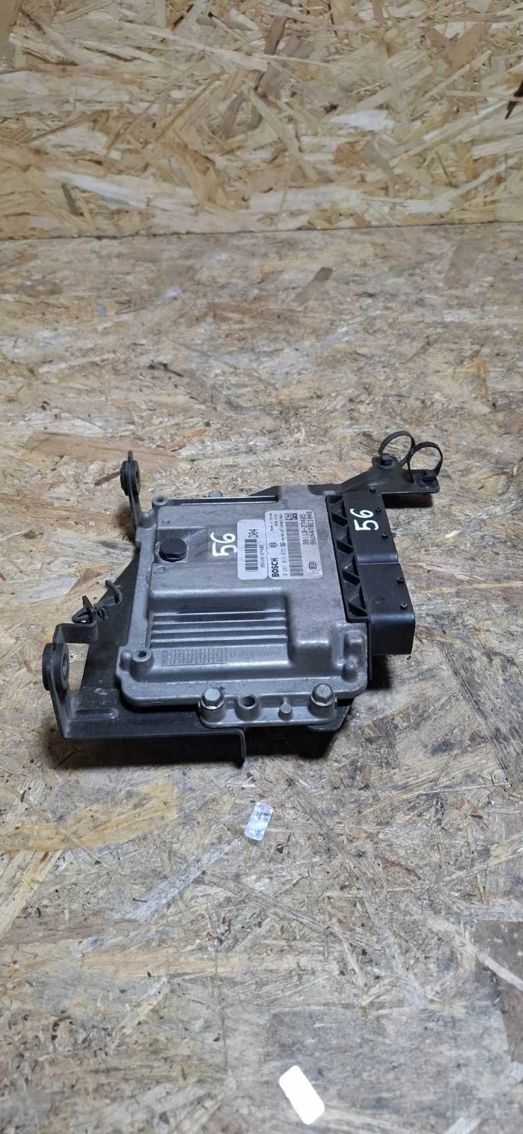 Engine Control Unit Kia Carens 0281013072 image 5