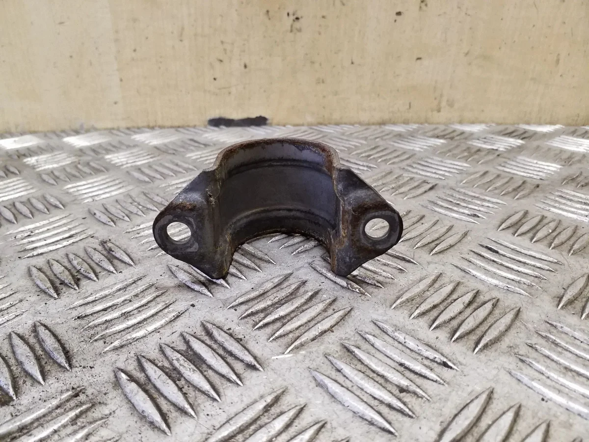 BMW X1 E84 Stabilisatorhalterung Hinten VAL211460 image 4