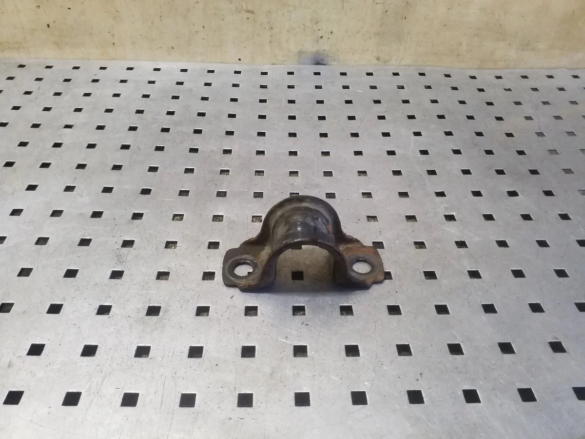 VOLVO V40 Support de Barre Stabilisatrice Avant VAL213386