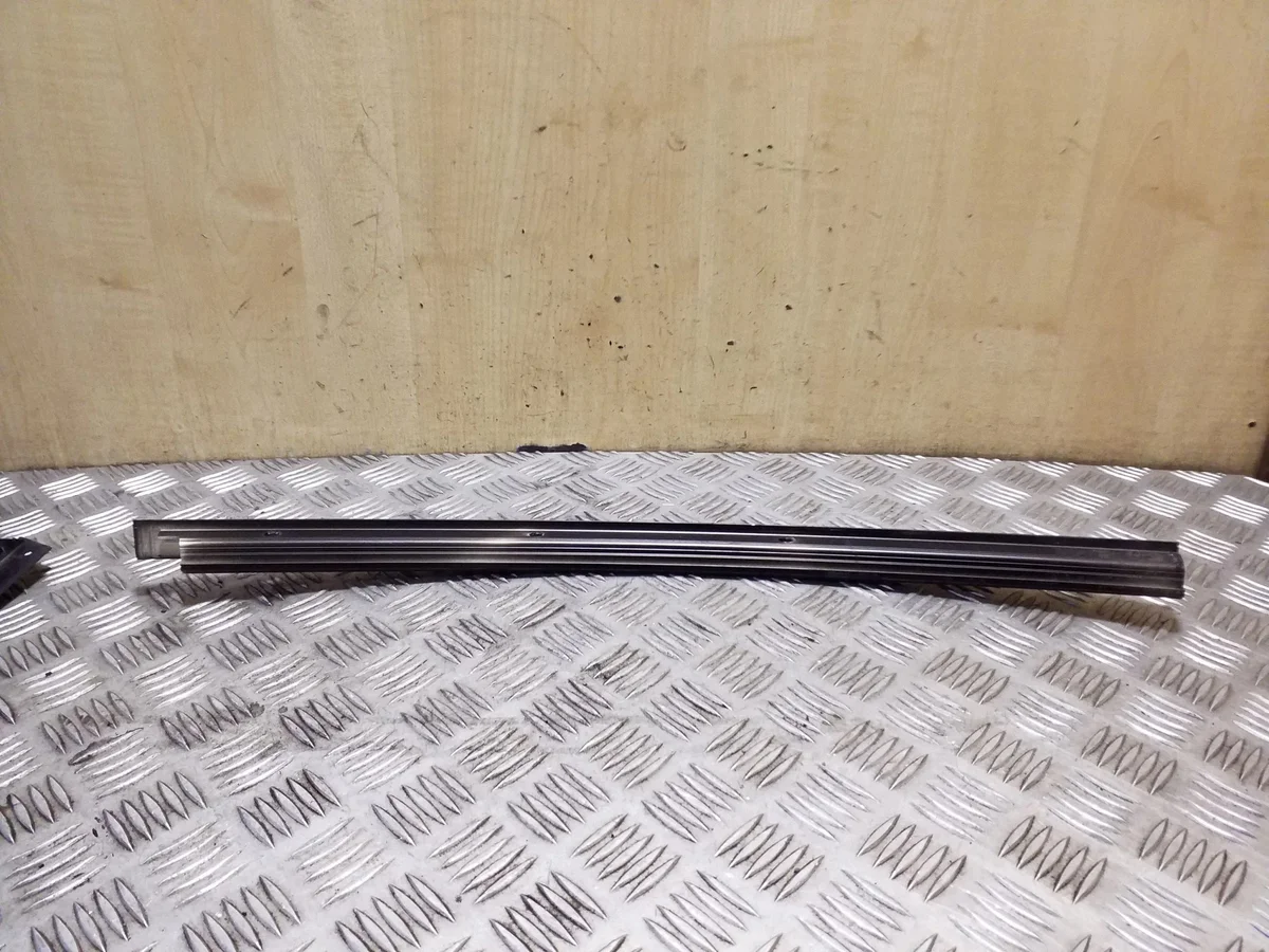 BMW 5 F10 F11 Fensterführung Hinten Rechts image 4