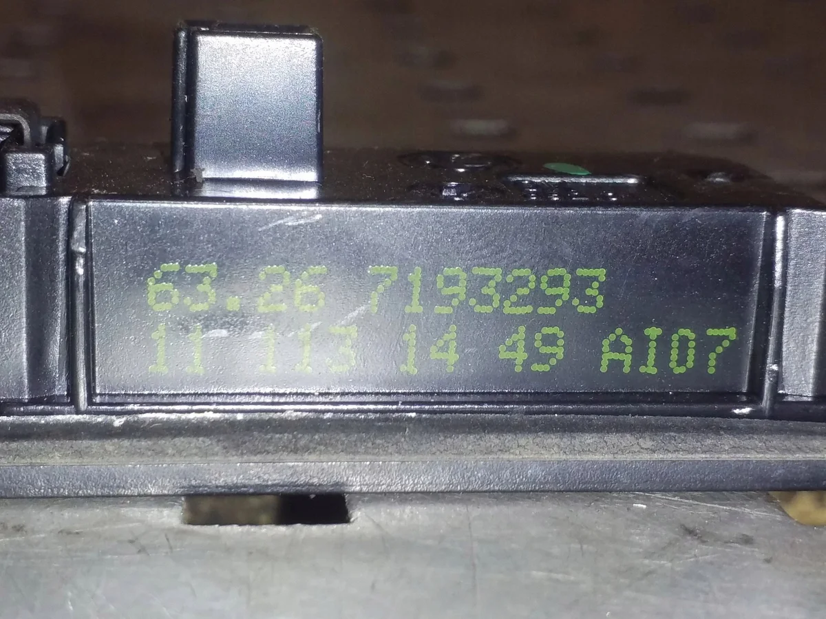 BMW 3 F30 F31 F35 rekisterikilven valo