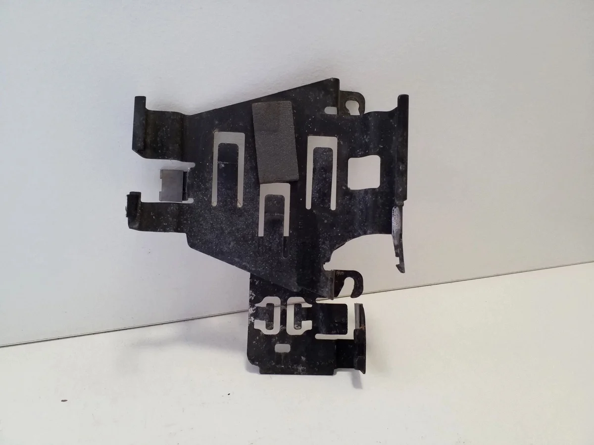 VW EOS Engine Computer Mount 1K2906214B image 2