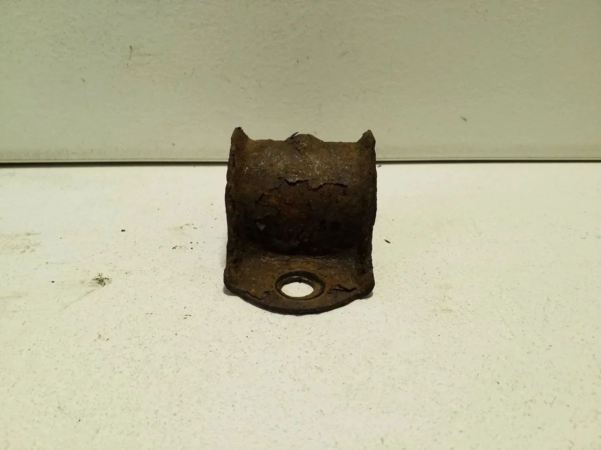 Ford S-Max Rear Stabilizer Bar Bracket Used image 4