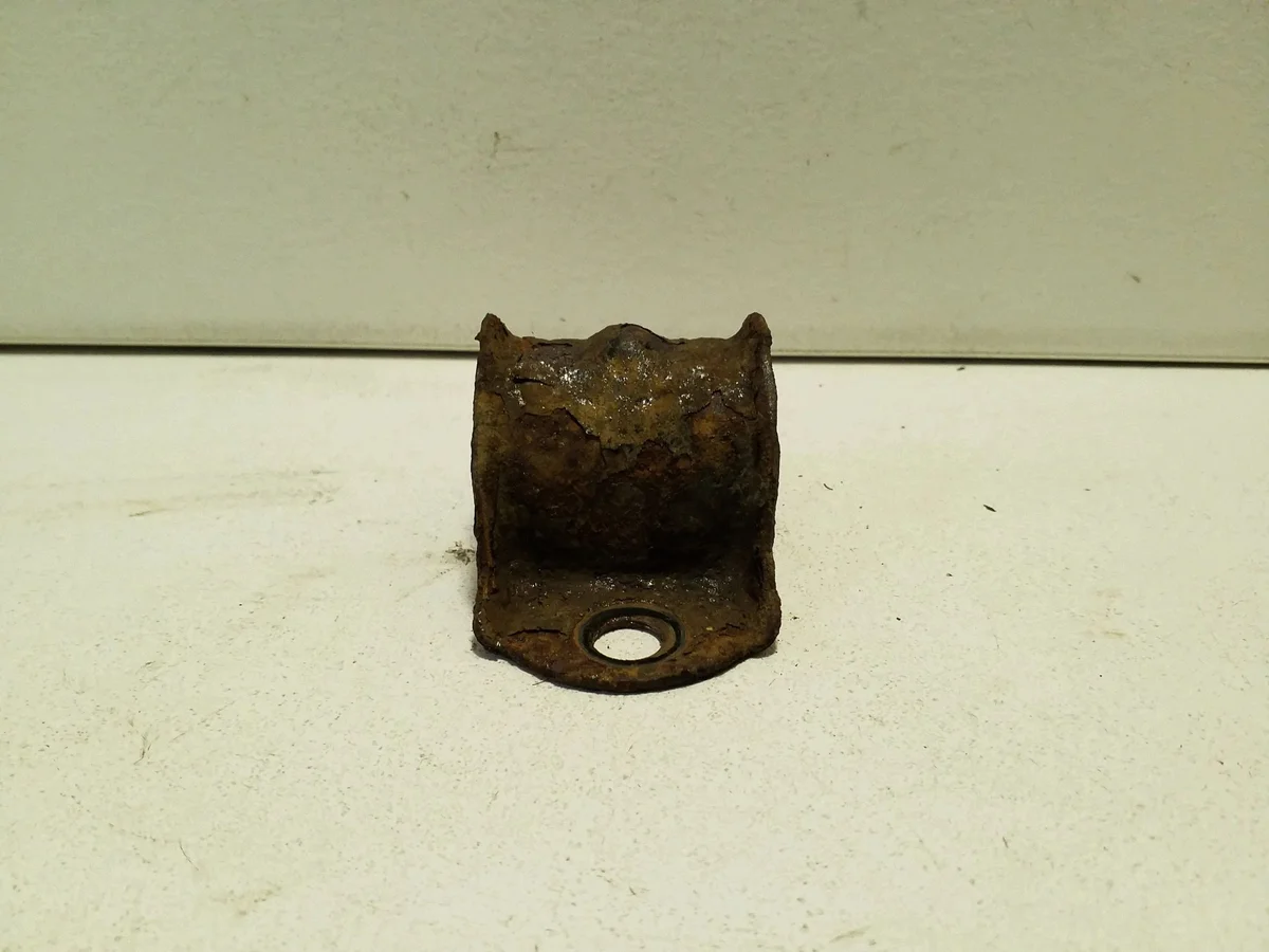 Ford S-Max Rear Stabilizer Bar Bracket Used image 4
