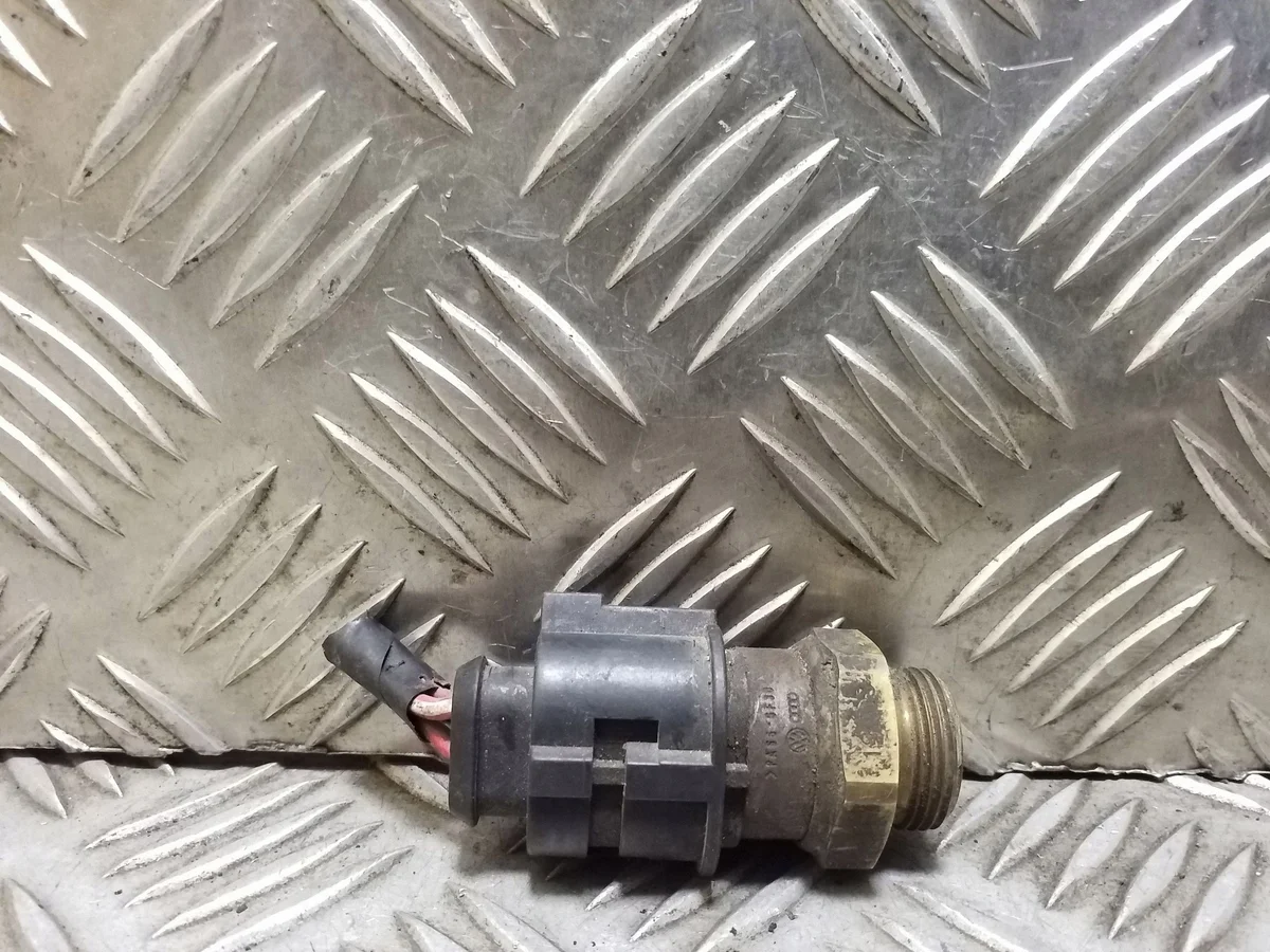 Audi TT MK1 2003 Sensor Temperatura Líquido image 3
