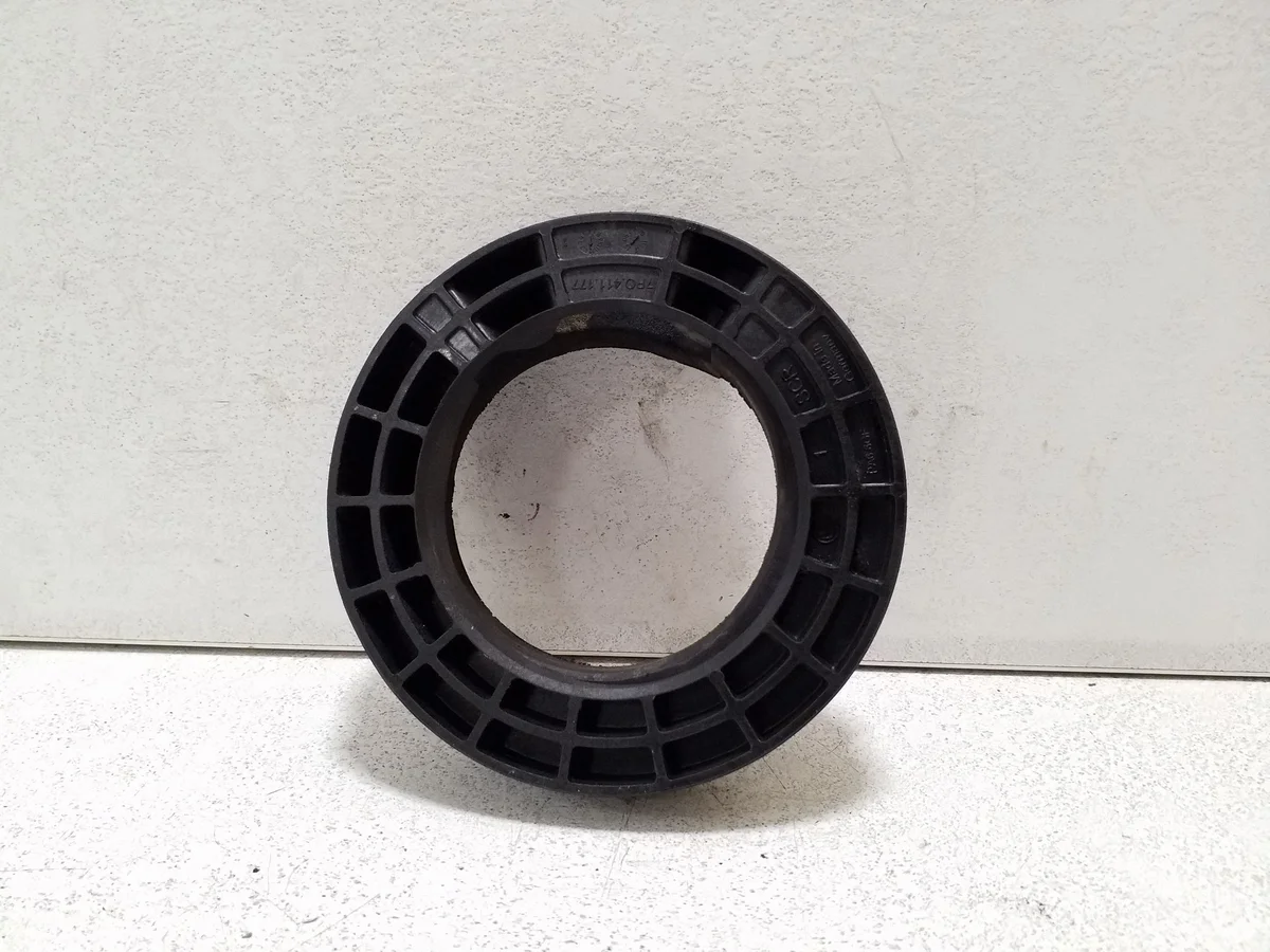 VW Touareg II Gummifeder links 7P0411177 image 3