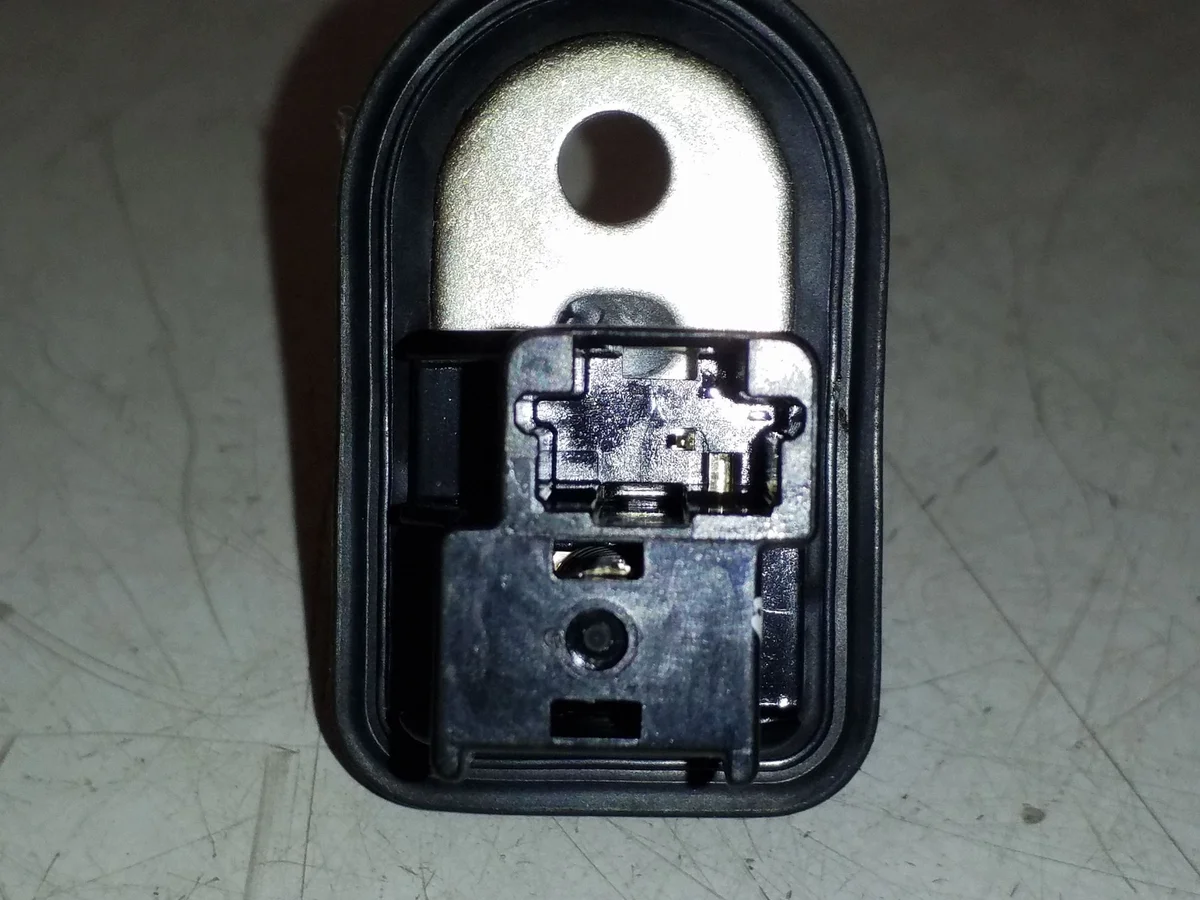 Nissan Navara D23 Sensor Porta Usado VAL263718 image 3