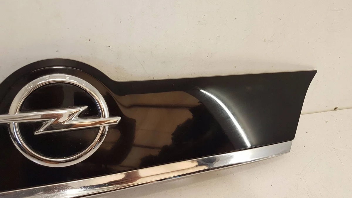 Opel Meriva B 2010 takaluukun lista, OEM 13268754