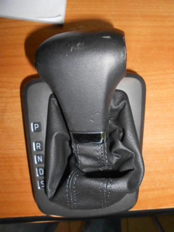 Vaihdekepin nuppi SEAT OE 3R0711113A