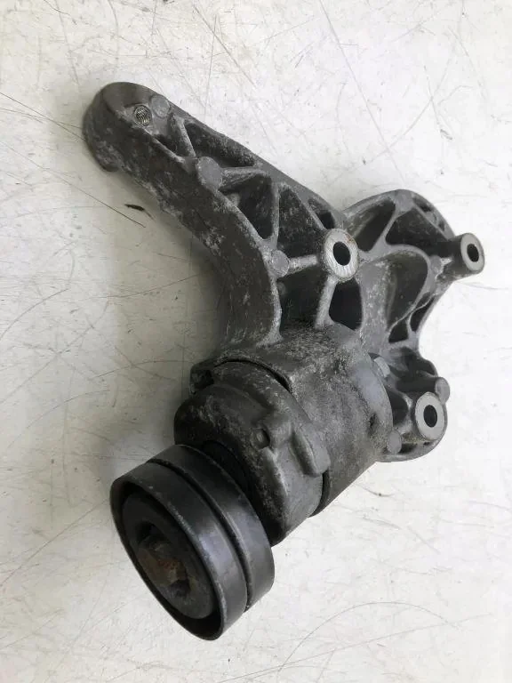 Napinacz paska alternatora VW PASSAT B6