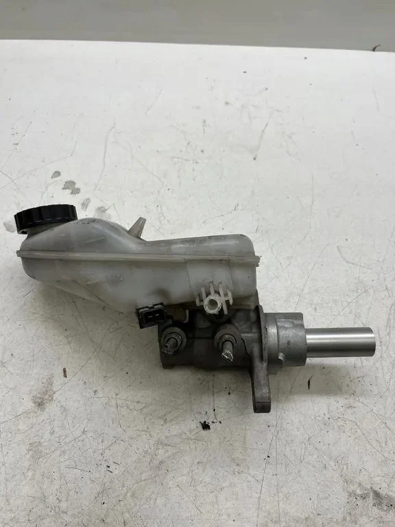 Cilindro Mestre Freio Toyota Avensis T22 Usado