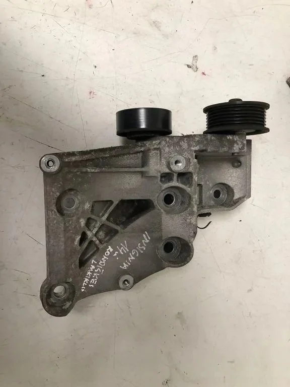 Support compresseur clim Opel Insignia A 55582510