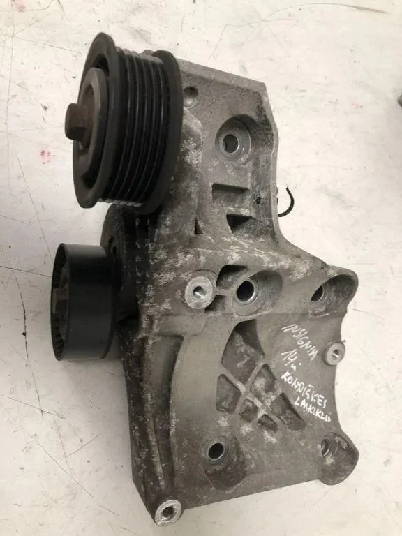 Opel Insignia A ilmastoinnin kiinnike 55582510