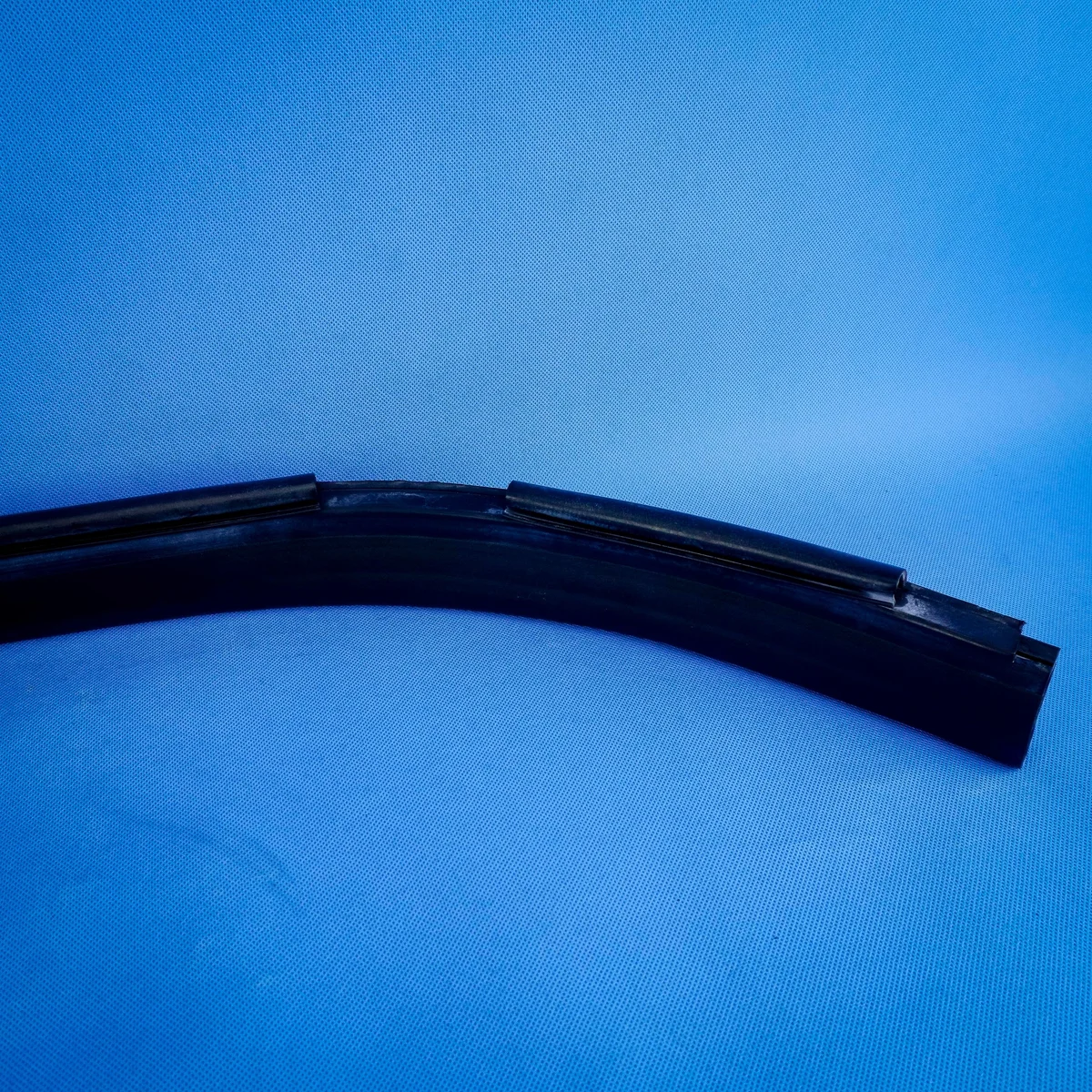 Joint de capot arrière BMW 5 G30 51767347394 image 3