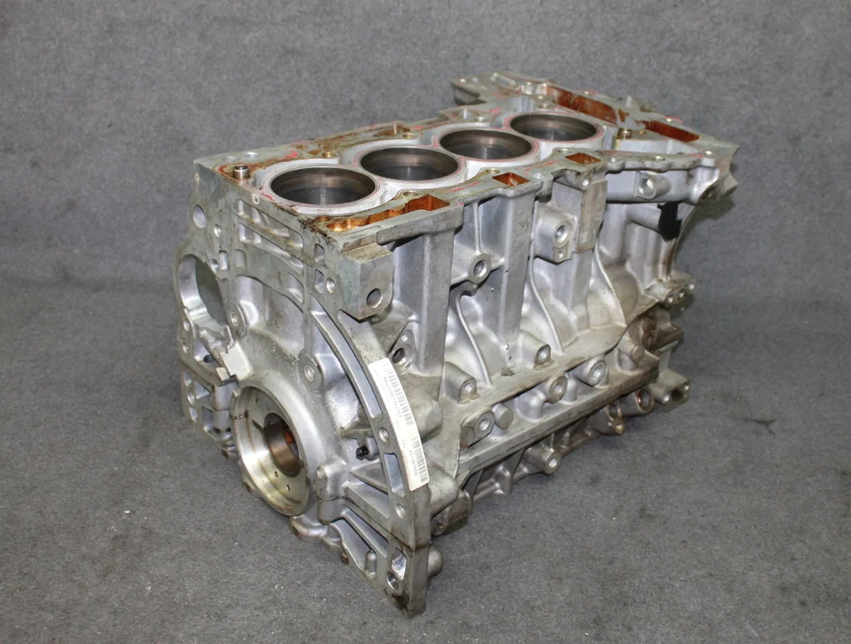 BMW N20 Engine Block 7587604 image 3