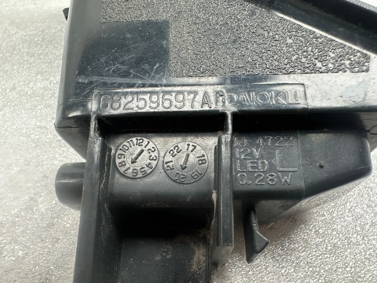 Lampe plaque immat. Dodge RAM 1500 DS 68259697AD image 5