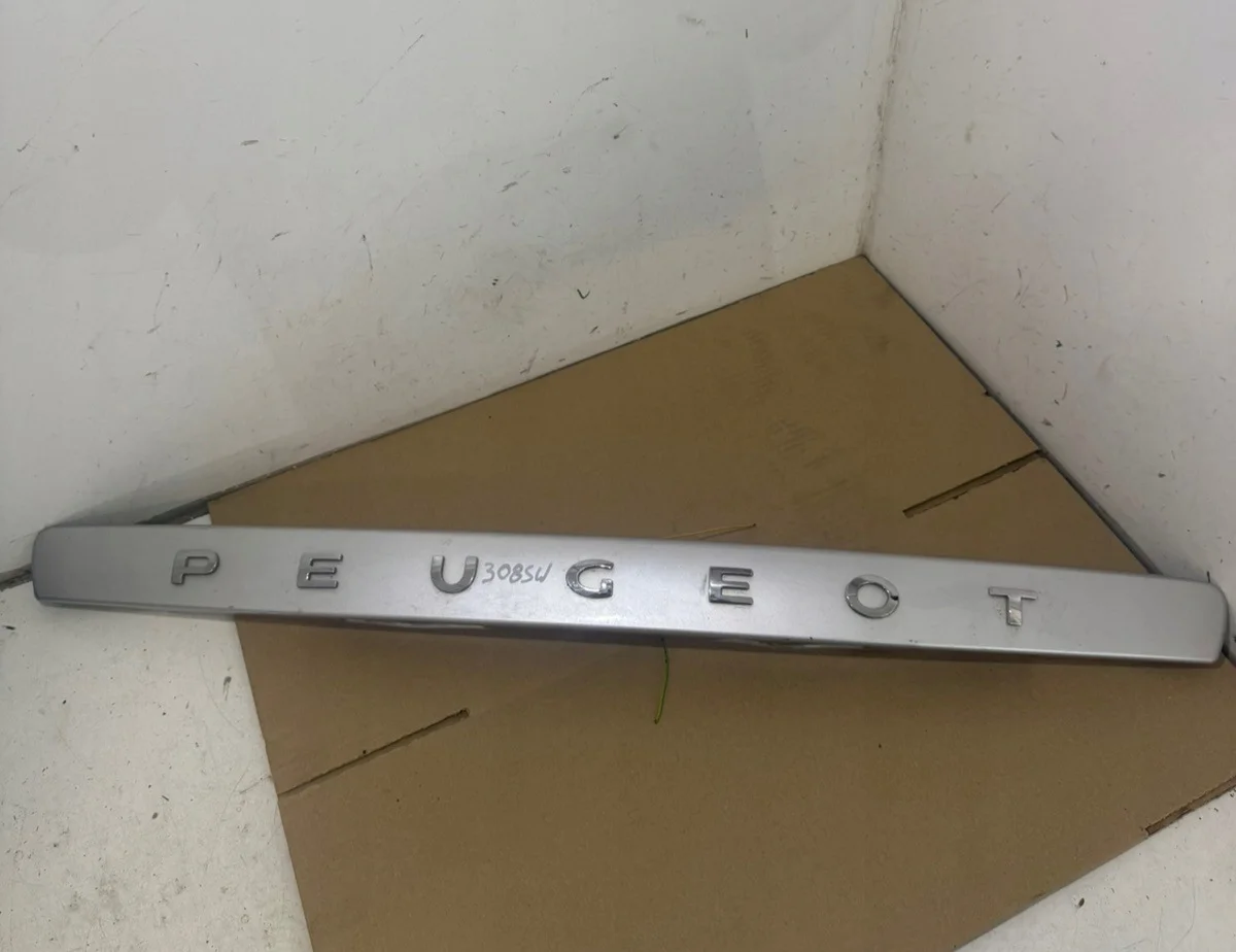 Bandeau hayon Peugeot 308 SW Kombi
