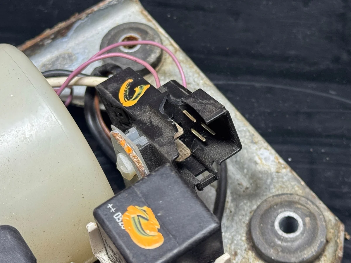 Mercedes R230 Dachpumpe A2308000030 image 3
