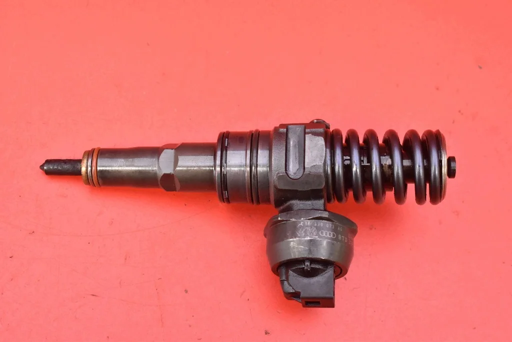 Inyector Bomba 038130073AG Skoda Octavia II