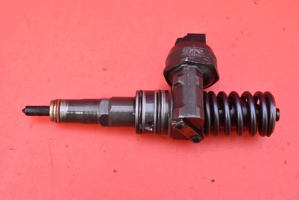 Inyector Bomba 038130073AG Skoda Octavia II image 4