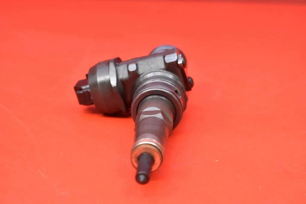 Inyector Bomba 038130073AG Skoda Octavia II image 8