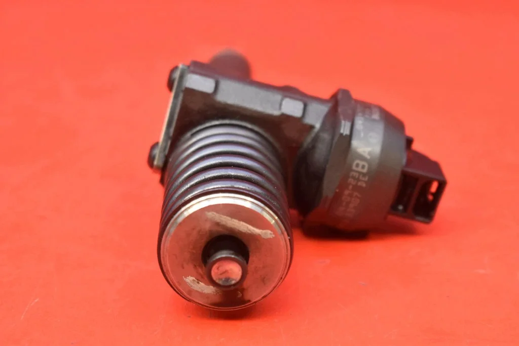 Einspritzdüse 038130073AG für Skoda Octavia II 1.9 TDI image 8