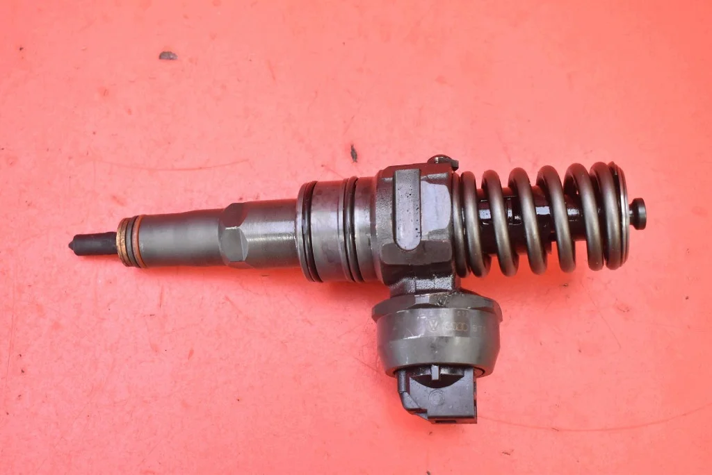 Inyector Bomba 038130073AG VW Golf 5 1.9 TDI