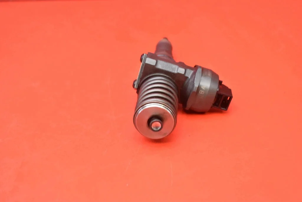 Einspritzdüse 038130073AG VW Golf 5 1.9 TDI image 5