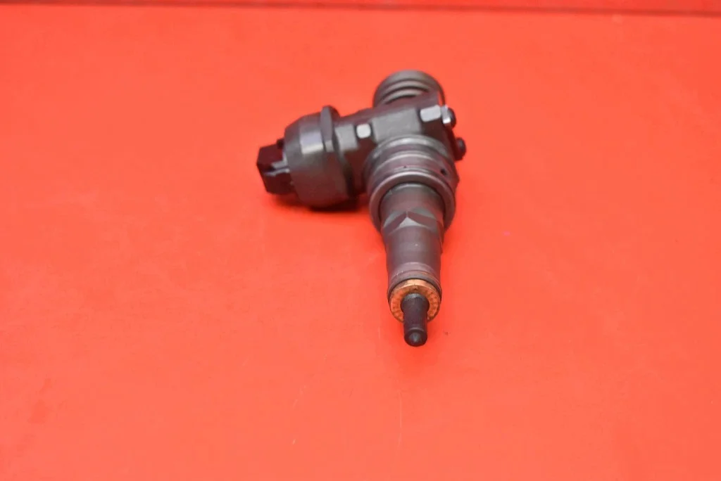 Einspritzdüse 038130073AG VW Golf 5 1.9 TDI image 7