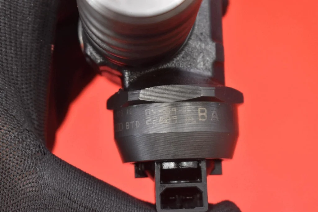 Einspritzdüse 038130073AG VW Golf 5 1.9 TDI image 9