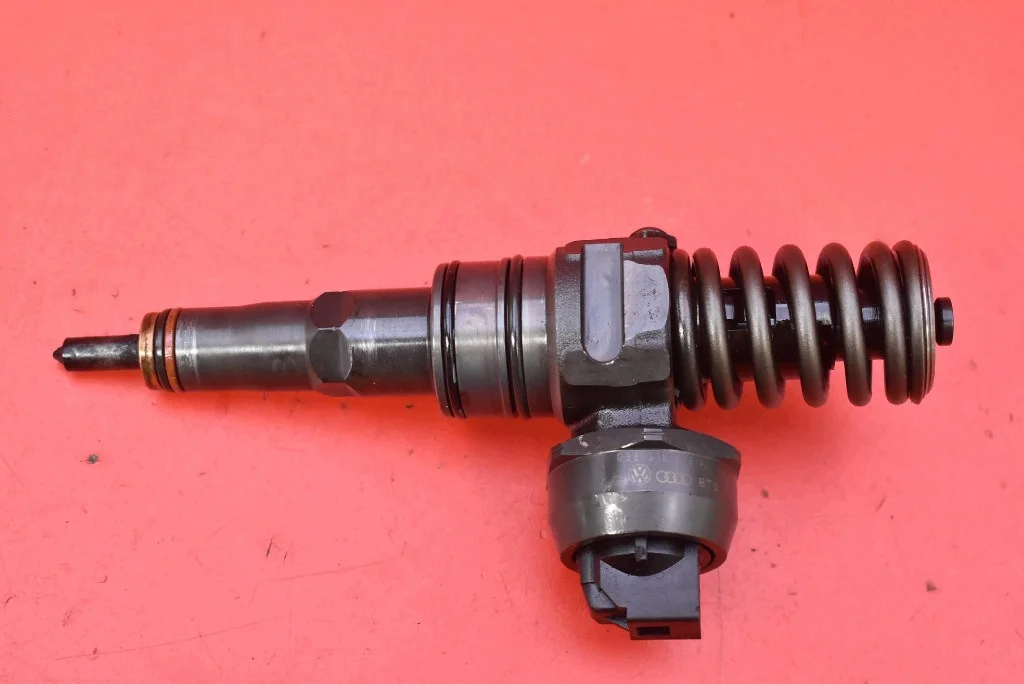 Inyector Bomba 038130073AG VW Golf 5 1.9 TDI
