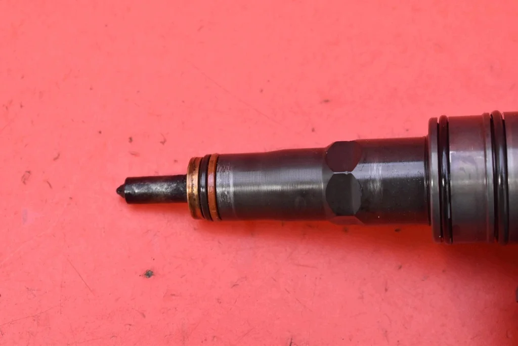 Einspritzdüse 038130073AG VW Golf 5 1.9 TDI image 3