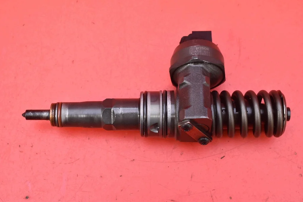 Einspritzdüse 038130073AG VW Golf 5 1.9 TDI image 4