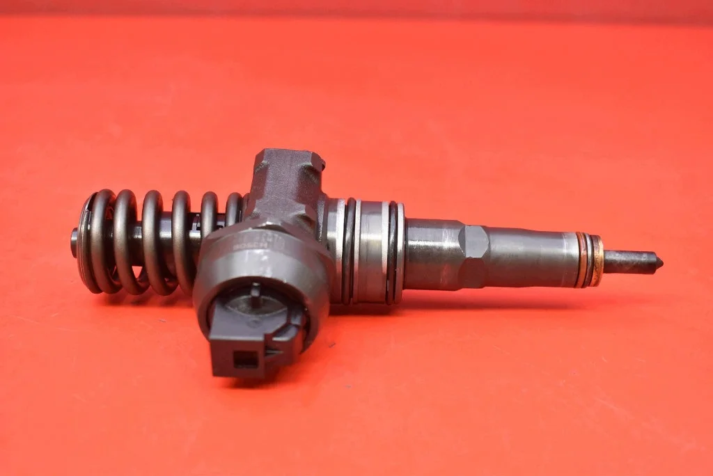 Einspritzdüse 038130073AG VW Golf 5 1.9 TDI image 7