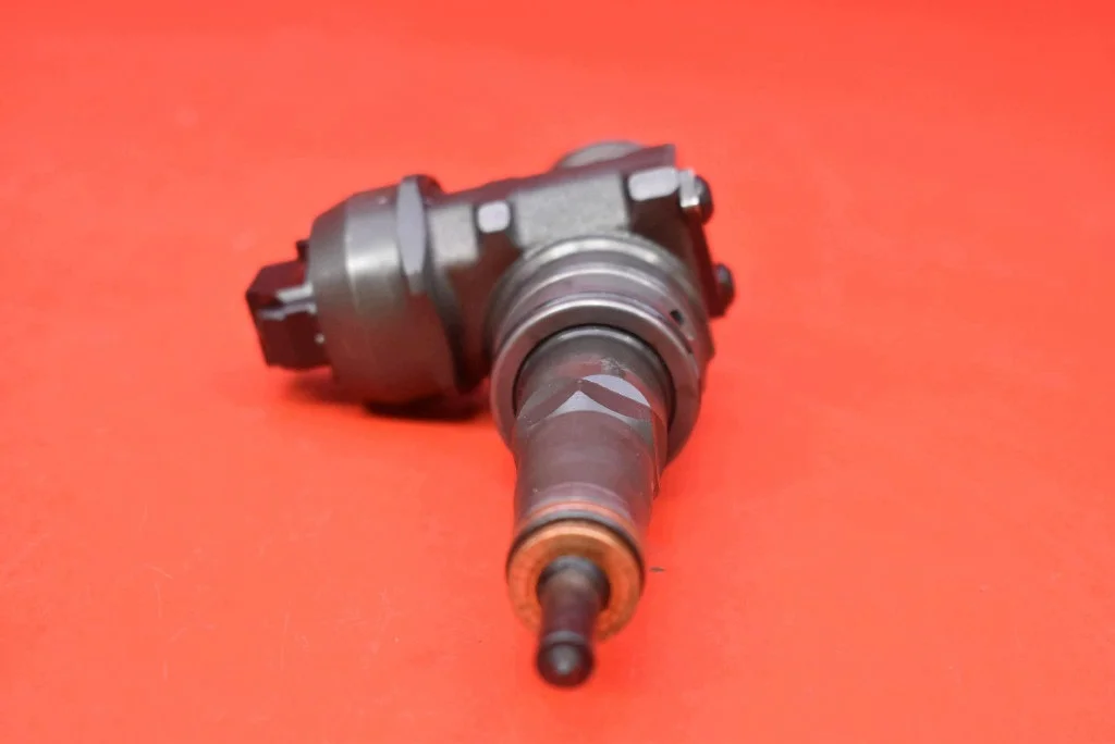 Einspritzdüse 038130073AG VW Golf 5 1.9 TDI image 8