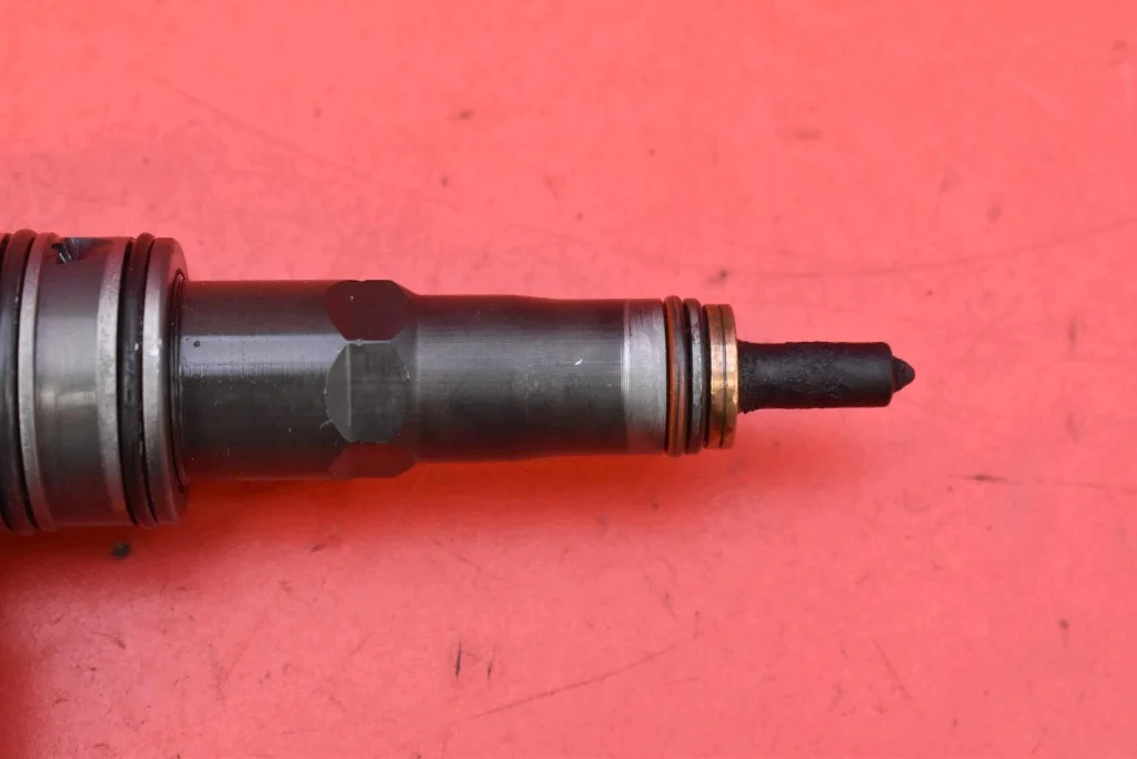 Inyector Bomba 038130073AG VW Golf 5 1.9 TDI image 3