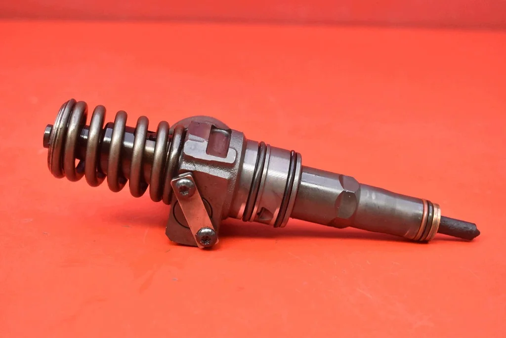 Inyector Bomba 038130073AG VW Golf 5 1.9 TDI image 5