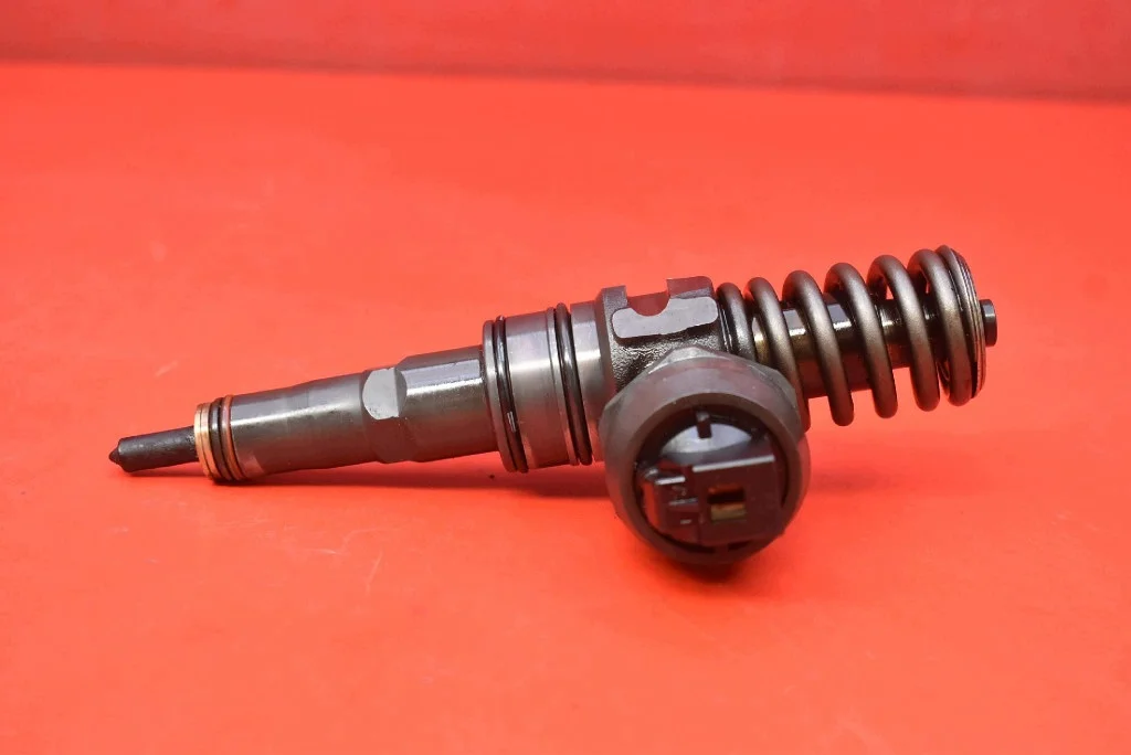 Inyector Bomba 038130073AG VW Golf 5 1.9 TDI image 7