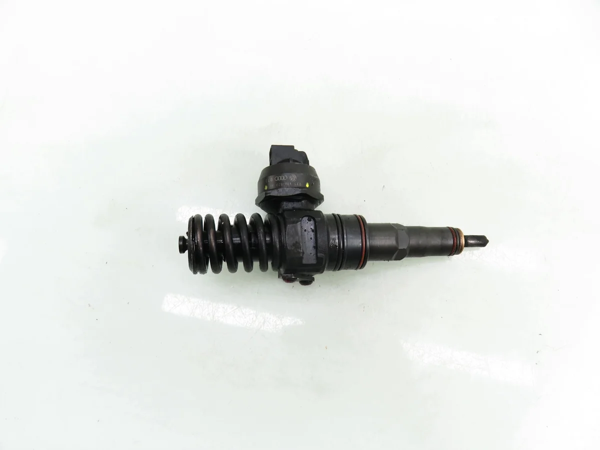 Inyector Seat Ibiza III 1.9 TDI ASZ Usado image 5