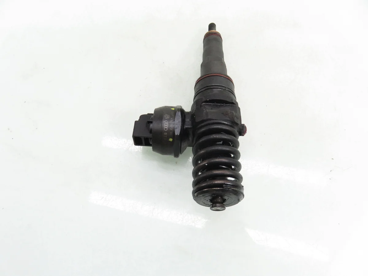 Inyector Seat Ibiza III 1.9 TDI ASZ Usado image 9
