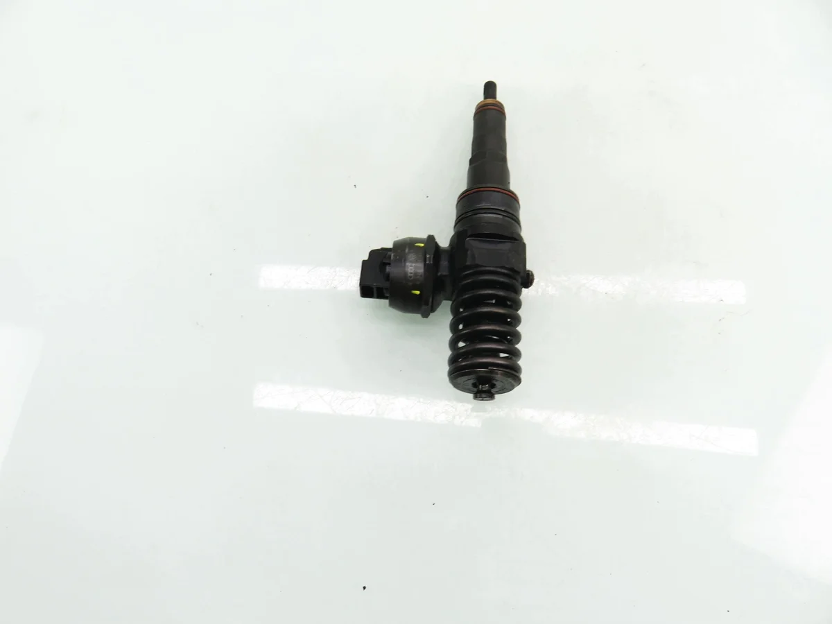 Inyector Seat Ibiza III 1.9 TDI ASZ Usado image 5